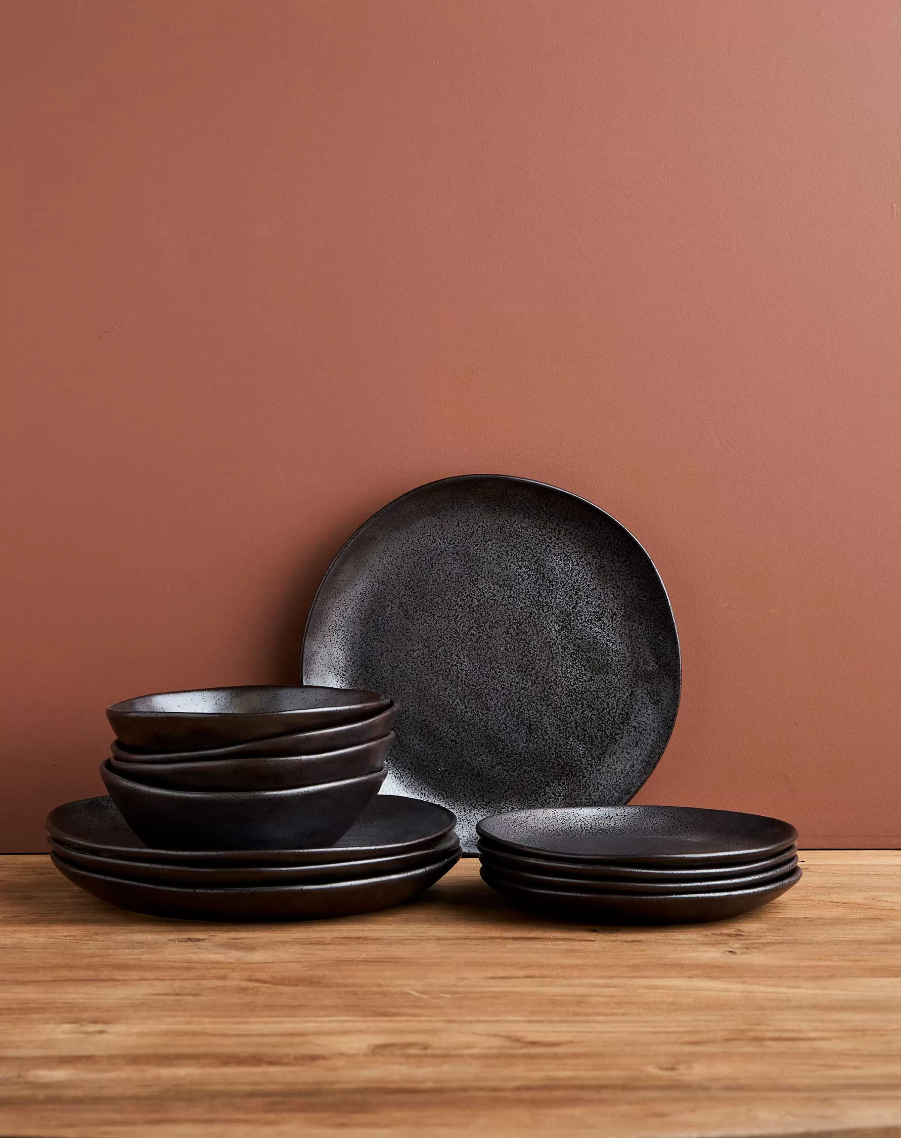 Robert Gordon Dinner Sets-12pc Earth Dinner Set / Black