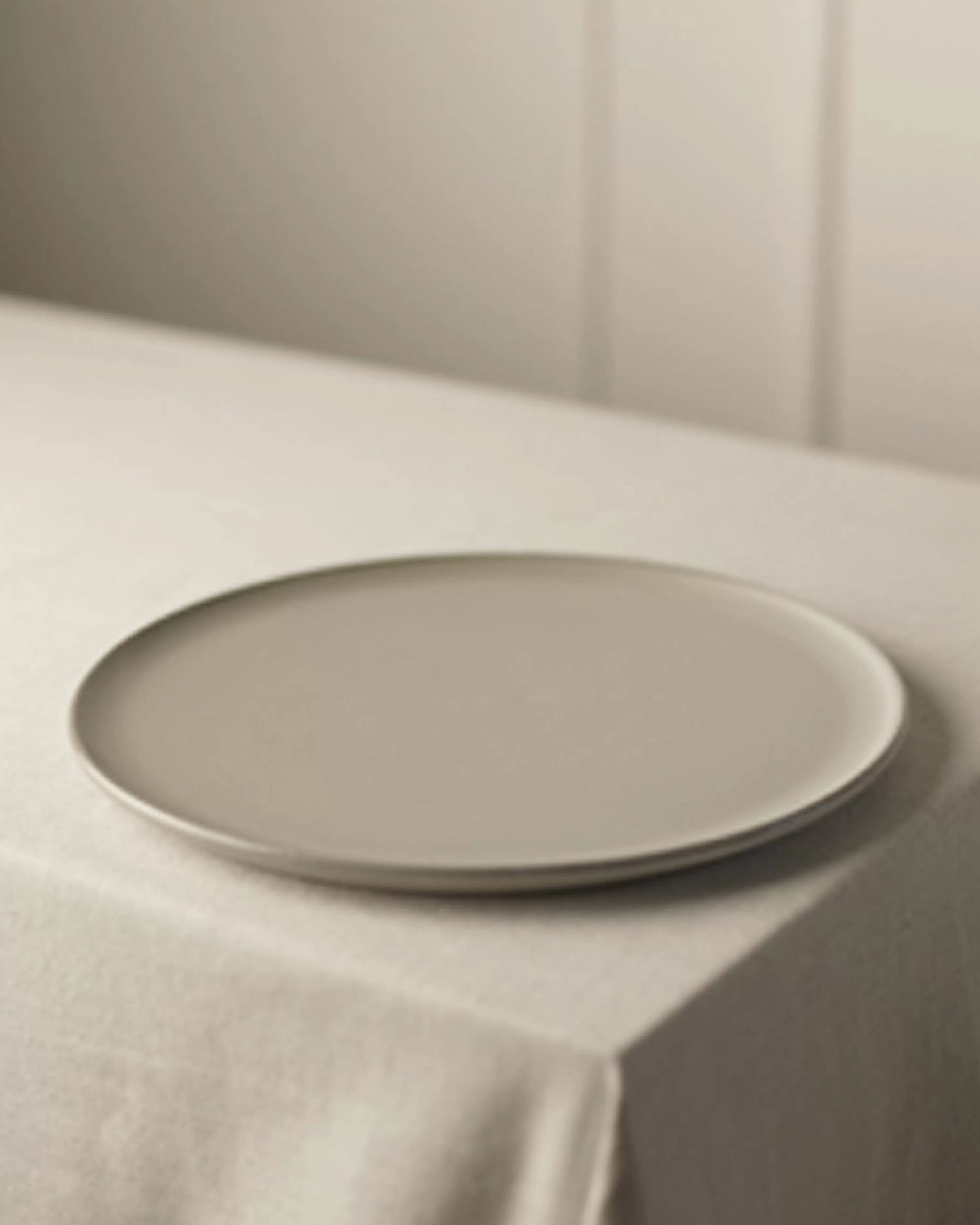 Robert Gordon Plates-Canvas Dinner Plate / Saltbush